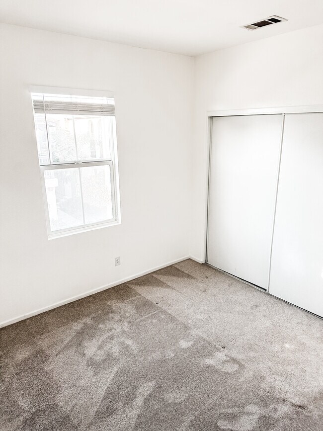 Building Photo - 2744 Crown Ridge Rd