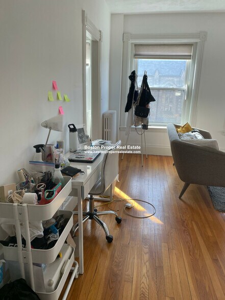 Building Photo - 1091 Boylston St