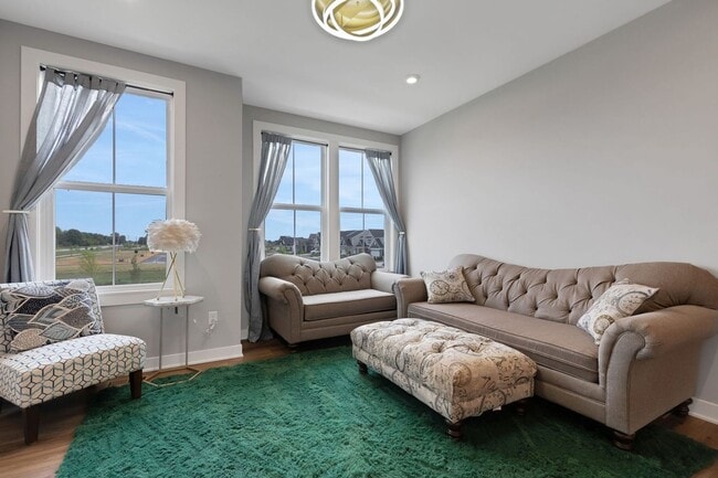 Building Photo - 6032 Windsor Dr