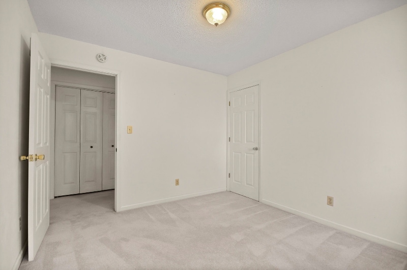 Building Photo - 707 E Brick St