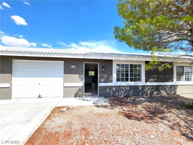 Building Photo - 1141 Sixshooter Ave