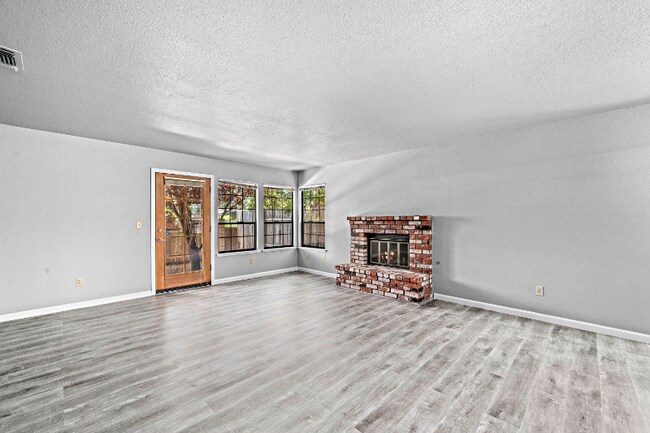 Building Photo - 7456 Santa Susana Way