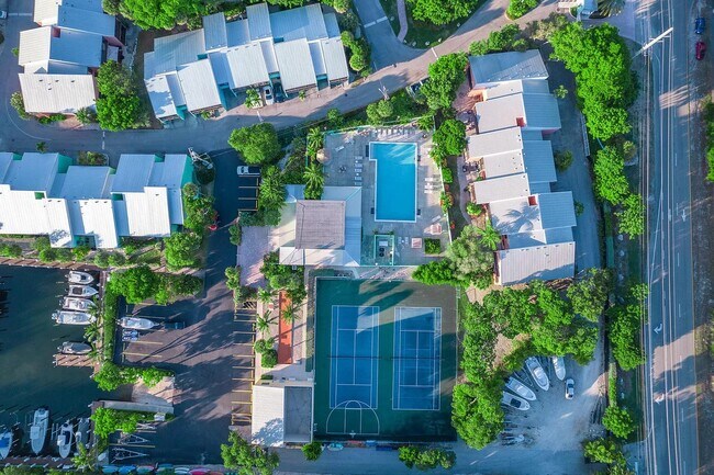 Building Photo - 98202 Windward Ave