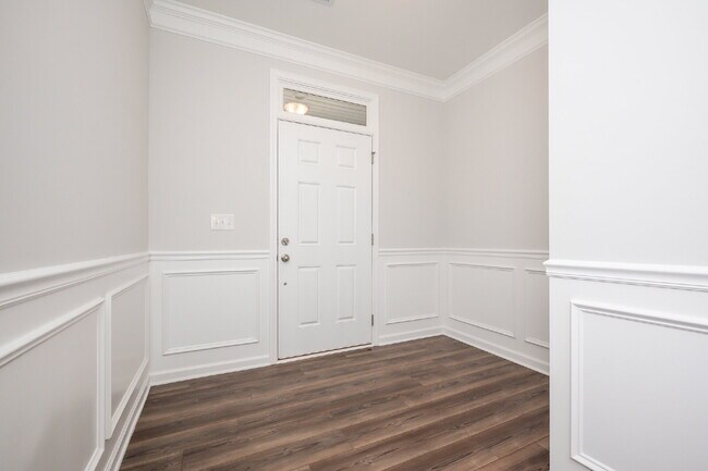 Building Photo - Elegant 3BR,2.5BA Townhome with Modern Finishes $1950/mo rent***