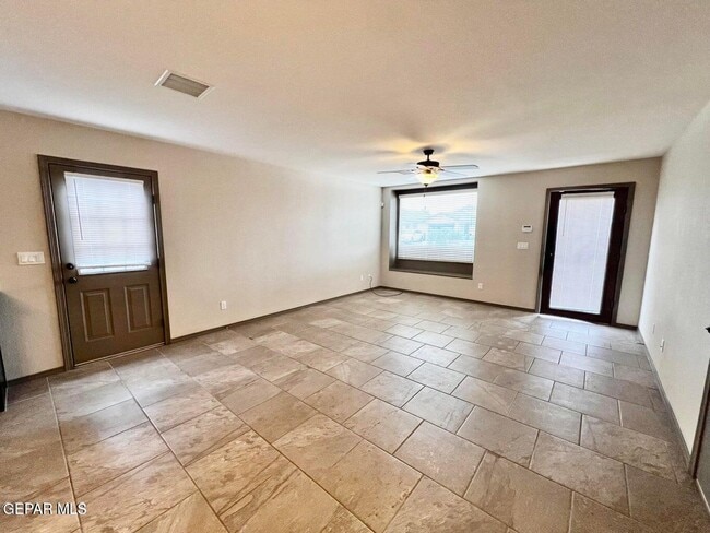 Building Photo - 12777 Tre Maximiliano Ave