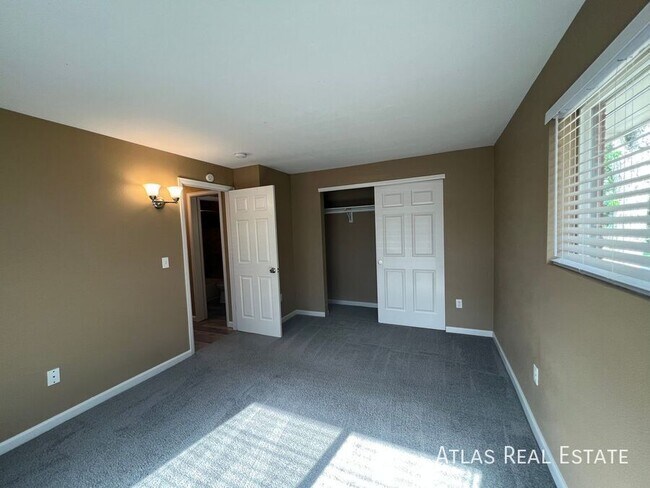 Building Photo - 12111 W Nevada Dr