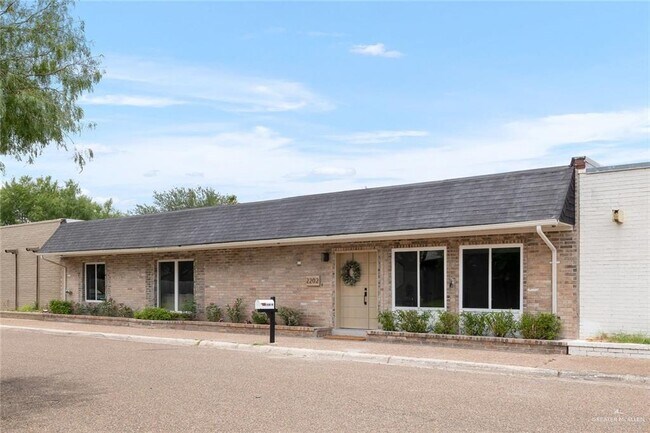 Primary Photo - 2202 Robyn Ln
