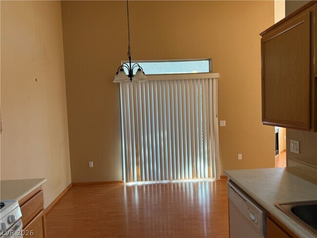 Building Photo - 700 Carnegie St