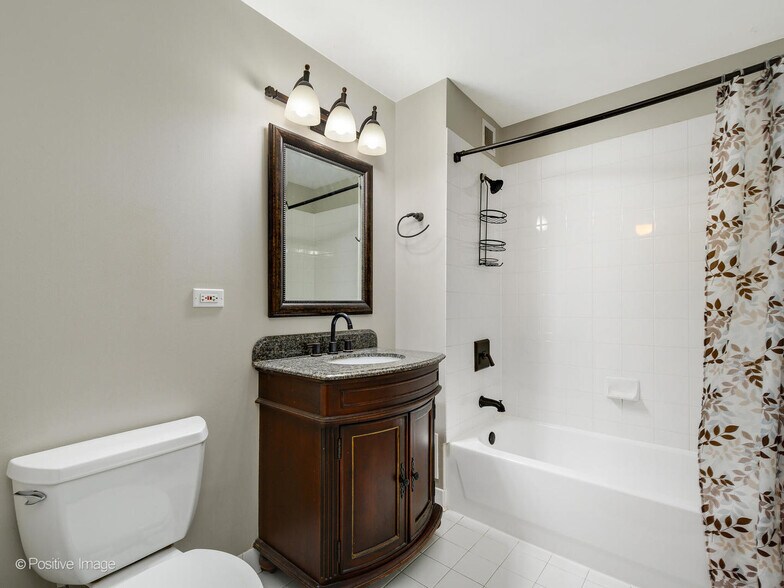 Building Photo - 2 E Erie St