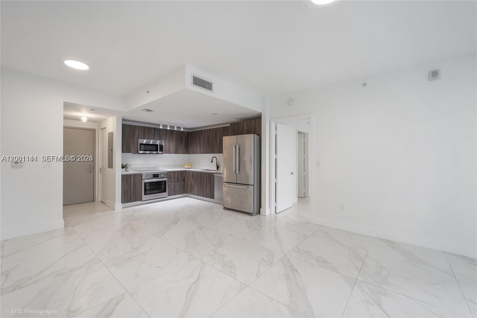 Building Photo - 488 NE 18th St