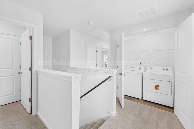 Building Photo - 5150 Hyrule Dr