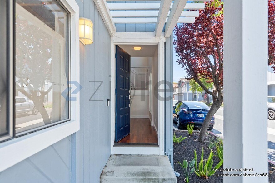 Building Photo - 426 W Campbell Ave