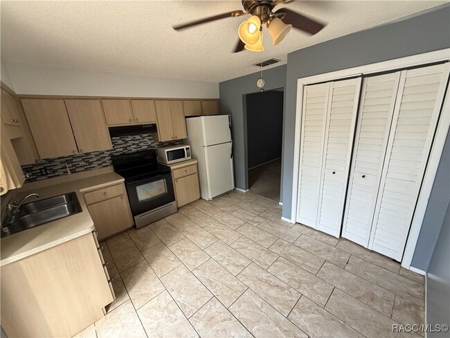 Building Photo - 7630 W Homosassa Trail