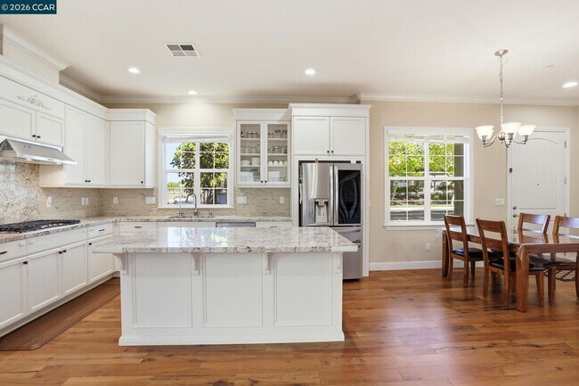 Building Photo - 5043 Ivy Leaf Springs Rd