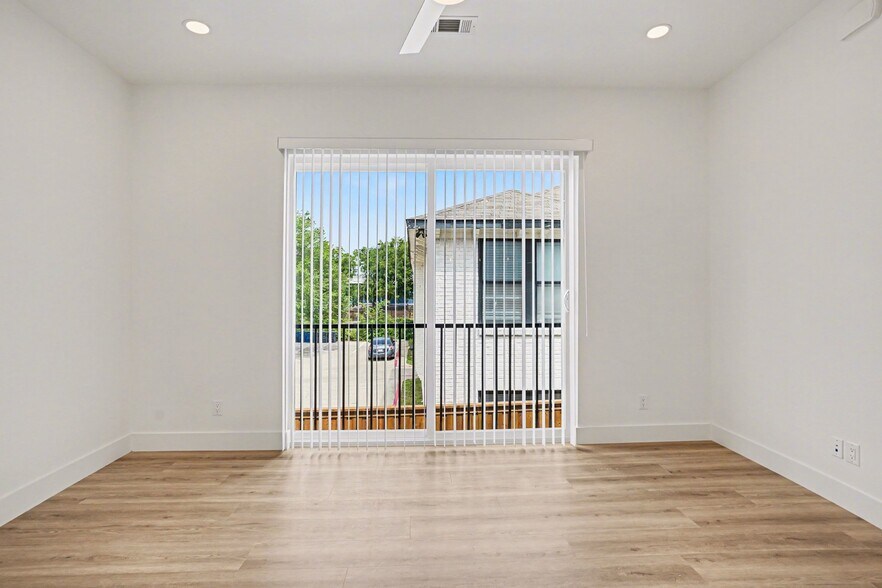 Building Photo - 2217 N Fitzhugh Ave