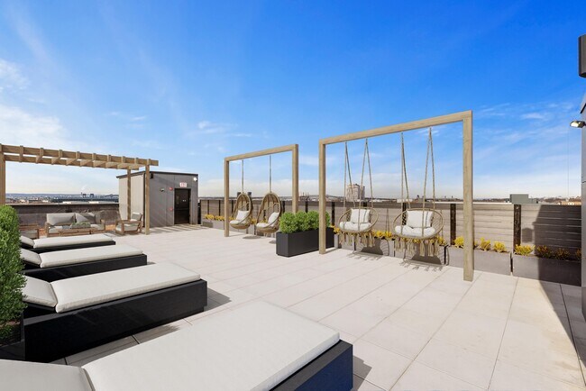 Building Photo - 1 Mallory Ave