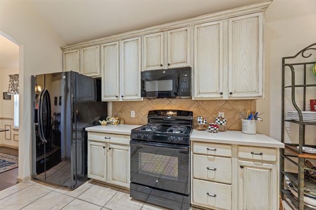 Building Photo - 1312 Quaker Dr