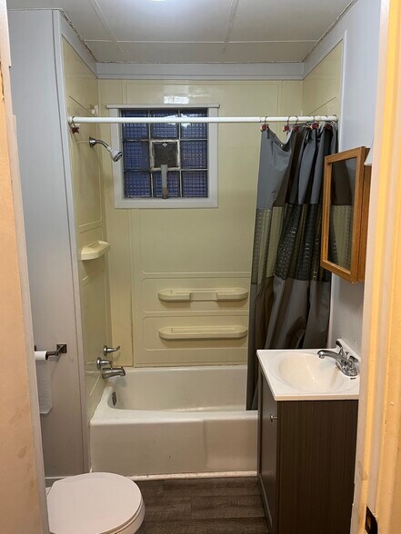 Building Photo - 801 N 3rd St