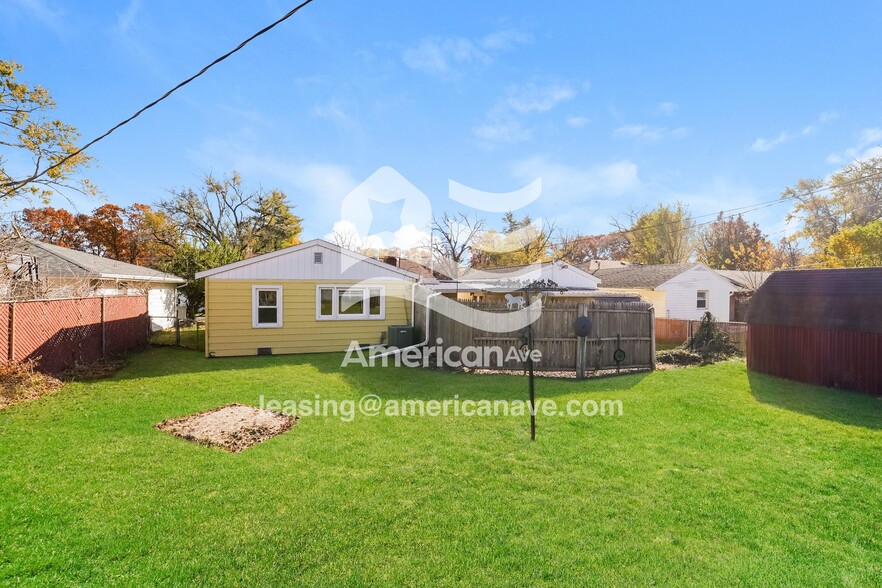 Building Photo - 2227 N Northcrest Dr