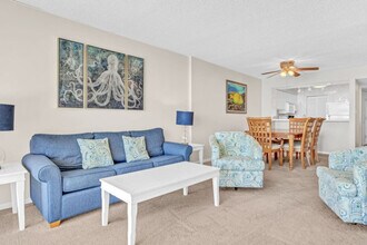 Building Photo - 7205 Thomas Dr