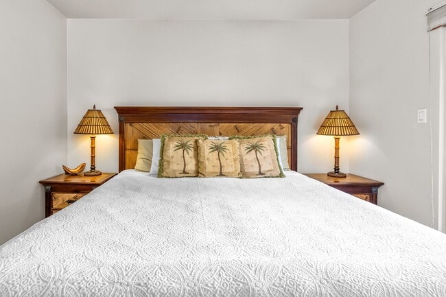 Building Photo - Furnished 2 Bed/2 Bath Hale Kanani Condo, Across from The Cove & Charley Young Beach