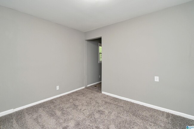 Building Photo - 2136 Arcadia Rd