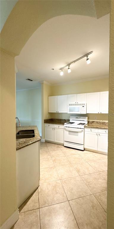 Building Photo - 2713 Via Murano