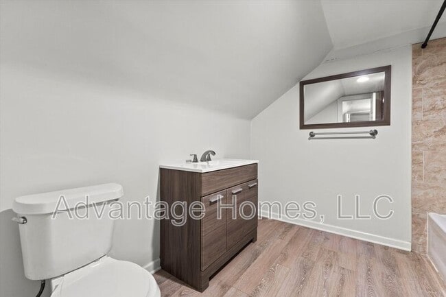 Building Photo - 315 Garfield Ave