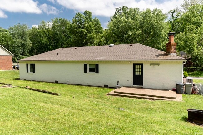 Building Photo - 7122 Woods Dr
