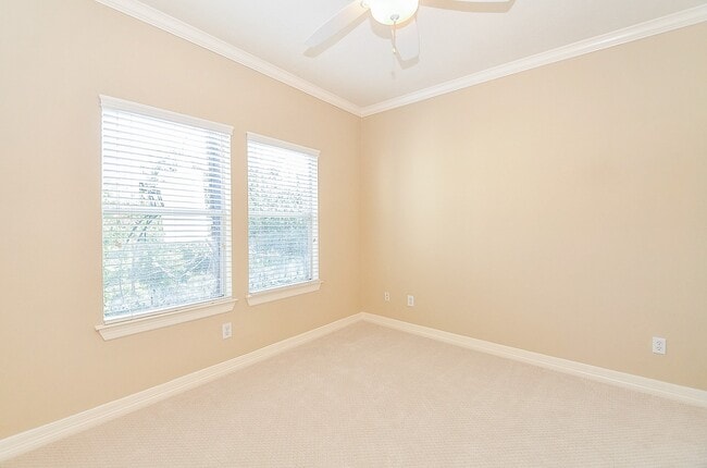 Building Photo - 5208 Blossom St