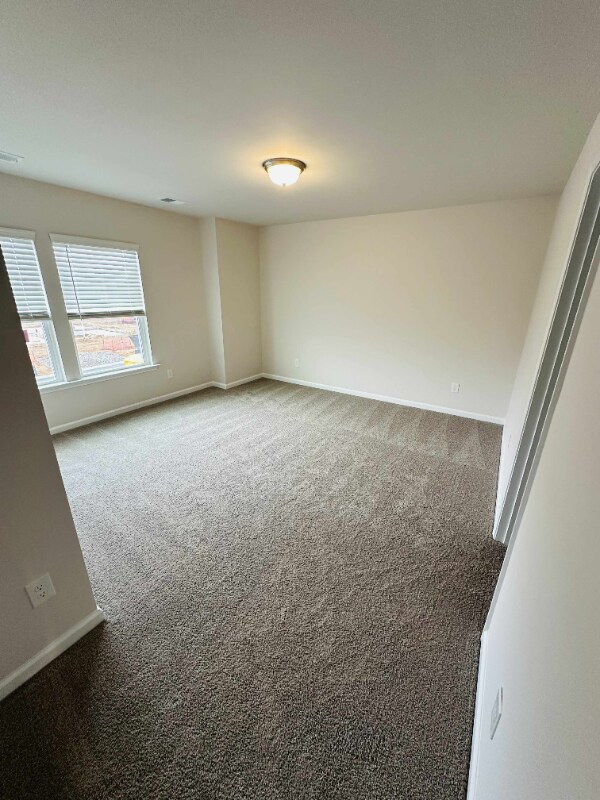 Building Photo - 2041 Dy Lily Dr