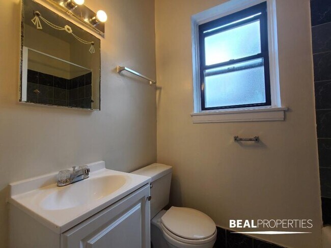 Building Photo - 0 bedroom in CHICAGO IL 60625