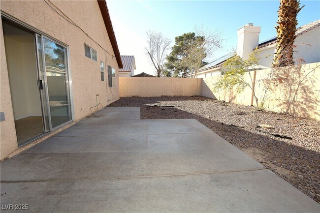 Building Photo - 5200 Brookmere Dr