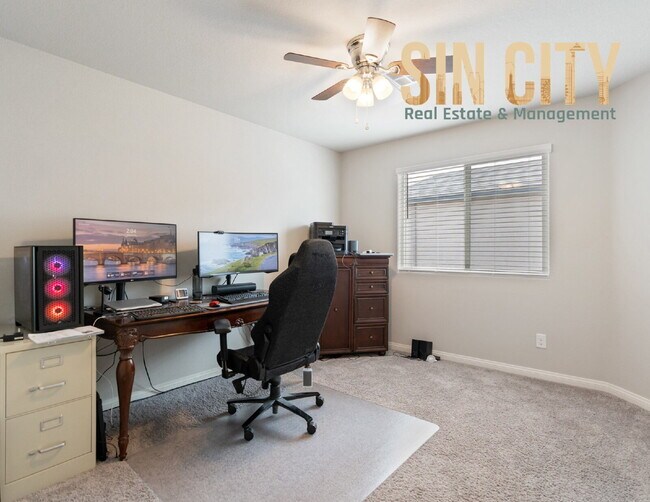 Building Photo - "Spacious 4-Bedroom Oasis with 2.5 Baths i...