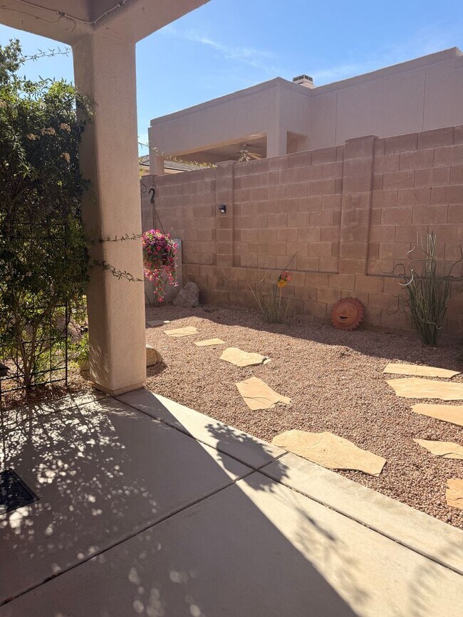 Building Photo - Beautiful 3 Bedroom 2 bath Tucson Home in Prime Eastside Location, Rancho Esperero – Available Now!