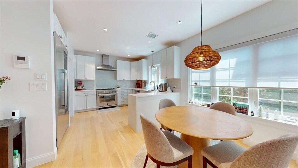 *Pictures are representative samples of the advertised unit. In some cases, the actual units you tou - 29 Crowninshield Rd