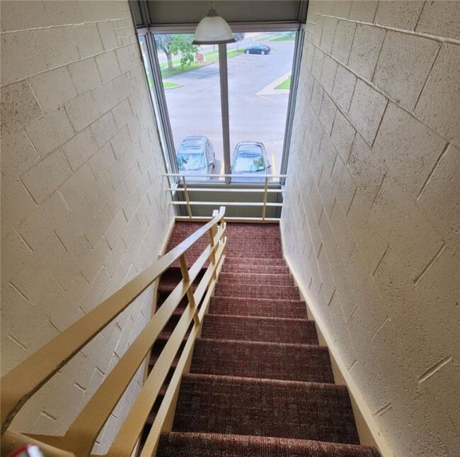 Building Photo - 2450 East Ave