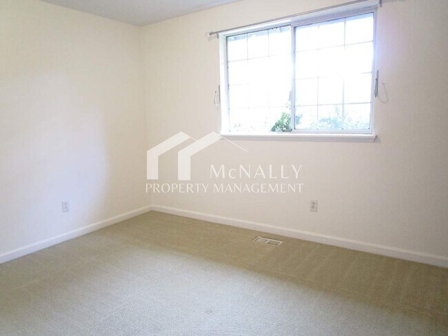 Building Photo - Lovely 3 Bedroom 1 Bath Home in Gig Harbor