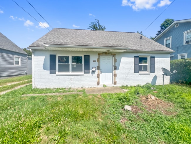Primary Photo - Charming 4 beds 1 bath in Akron!