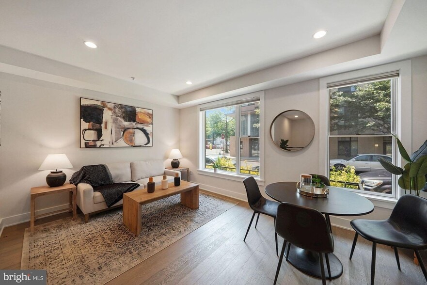 Primary Photo - 703 Newton Pl NW