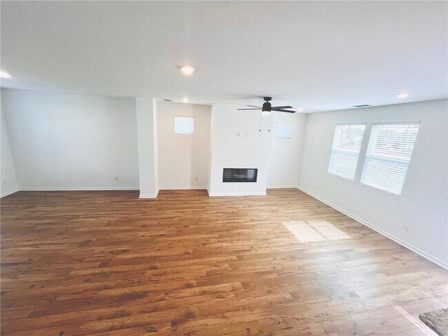Building Photo - 202 Groveton Ct