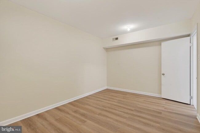Building Photo - 740 Kentland Dr