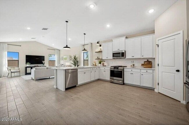 Building Photo - 7442 S 76th Dr