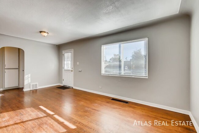 Building Photo - 3565 Newport St