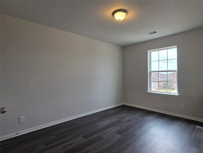 Building Photo - 3414 Riverside Glen Ln