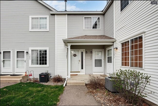 Building Photo - 13081 Crimson Clover Ln