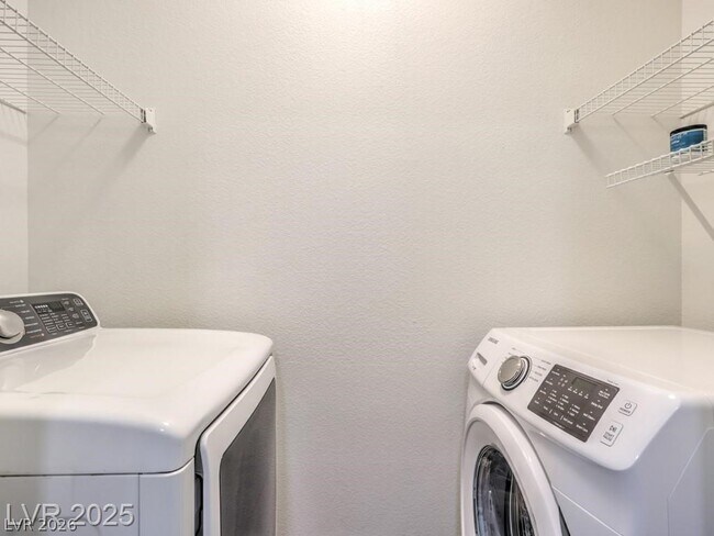 Building Photo - 10001 Peace Way