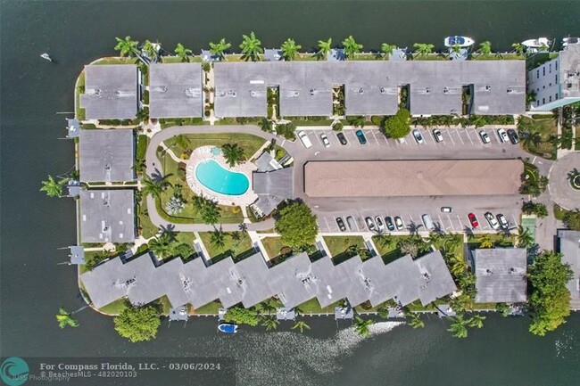 Building Photo - 180 Isle of Venice Dr