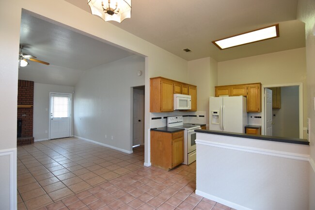 Building Photo - 4402 Water Oak Dr