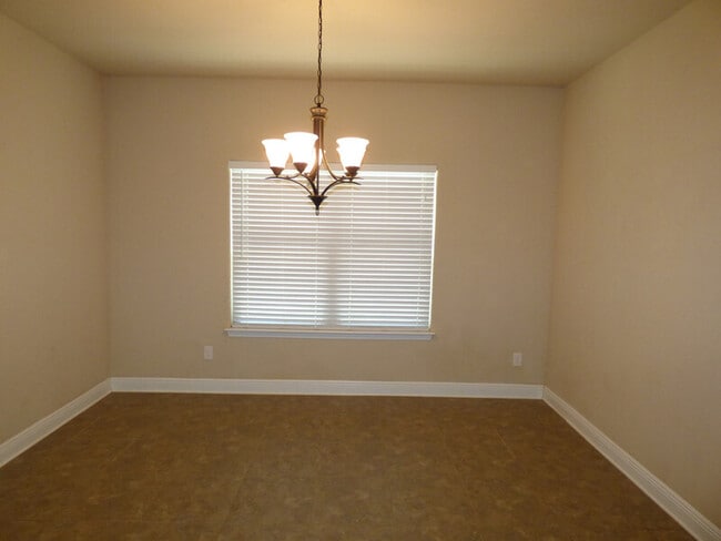 Building Photo - 5204 Parkside Dr